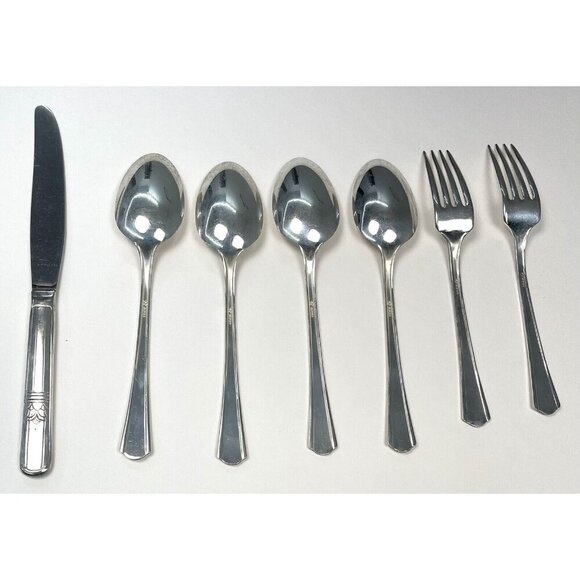 7pcs Wm Rogers IS EPNS Silverplated SOVEREIGN Flatware Knife Dinner Forks Spoons - Picture 6 of 6
